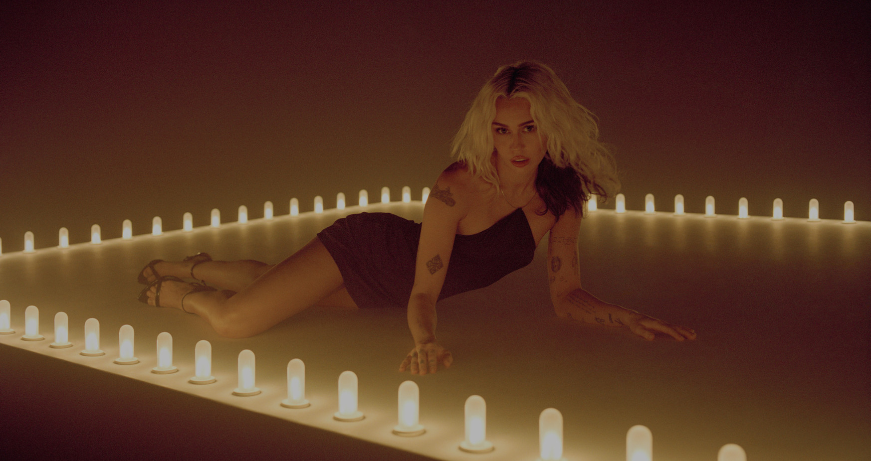 MILEY-C22071-2-4_5-HIGH-RES.jpg